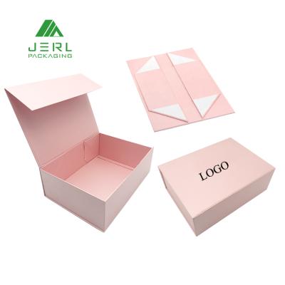 China Handmade Custom Luxury Paper Magnet Gift Box Garment Folding Folding Magnetic Clothing Packaging Box for sale