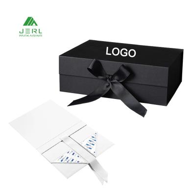 China Handmade In Stock Foldable Gift Packaging Box Wig / Clothes Box With Ribbon Closure for sale