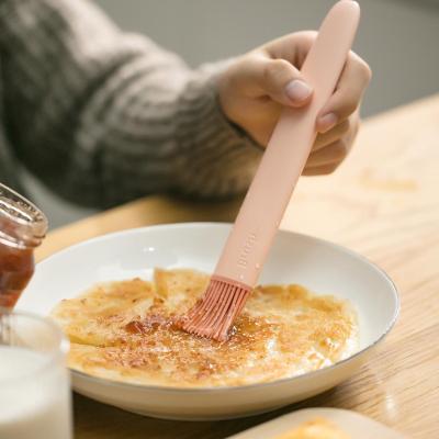 China Sustainable Silicone Brush Pastry Oil Brush Grilling Kitchen Supplies Oil Bottle with Silicone Brush for Baking BBQ Cooking Tools for sale