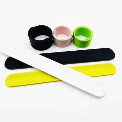 China Popular modern event for woman/lady/girl band customized silicone slap bracelet magnetic bracelet for sale