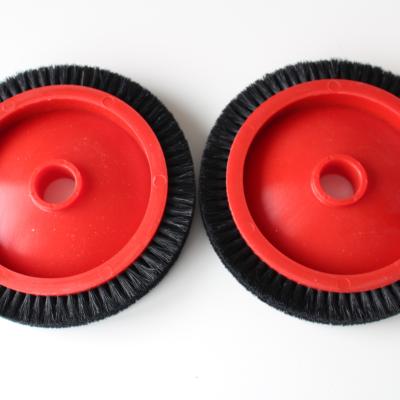 China Monforts Stenter Machine Parts Rood Kleur Stof Borstel Wiel Plastic Body Zwart Varkenshaar 26/22mm Inner Dia Te koop