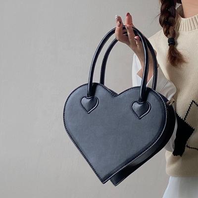 China Unique Heart Shaped Purse Clutch Purse Fashion Valentines Gift Women Evening Clutches Girl Ladies Cross - Body Handle Bag Purses and Handbags for sale