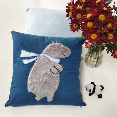 China Viable Manufacturers Wholesale Natural Cute Animal Style Keepsake Gift Blue Cotton Printing Pillow for sale