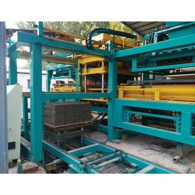 China Building Material Stores Automatic Freestanding Pallet Brick And Block Molding Made Machinery In India for sale