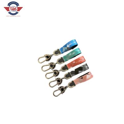 China Various Car Locks Wear Resistant Super Carbon Fiber Logo Car Leather Fiber Buckle 360 ​​Degree Rotating Key Chain for sale