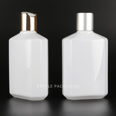 China Custom Colour PET Squeeze Bottle 250 Ml Disc Cap Bottle Aluminium Shampoo Bottle zu verkaufen