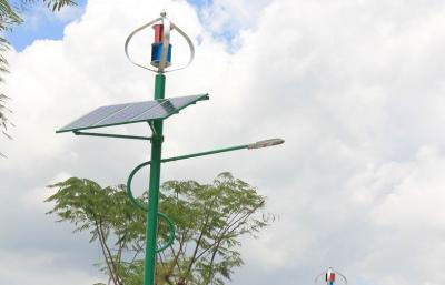 Chine Les turbines de Maglev enroulent le réverbère solaire de système hybride, installé à la ville à faible teneur en carbone à vendre