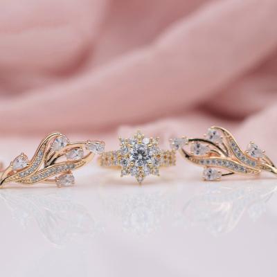 China Vintage Zhongnuo 2022 new popular accessories rose gold zircon diamond leaf earrings ring jewelry set for sale