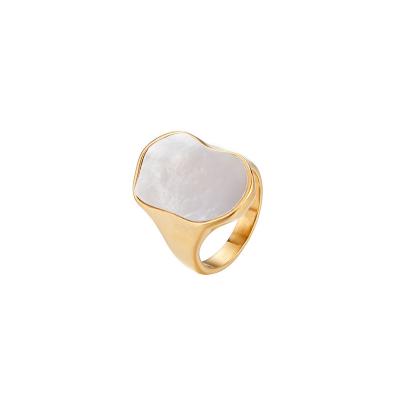 China Vintage Style French Vintage Pearl White Pearl Titanium Steel 18k Solid Gold Ring for sale