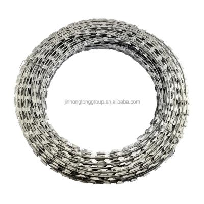 China Comprimento de barbante 1,5-3cm e diâmetro de fio 2,5mm Concertina de alta segurança Barbed Razor Wire 100m Roll com acabamento galvanizado à venda