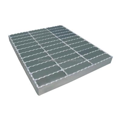 China Grelha de aço inoxidável de piso amplamente utilizada 12x12 30x3 Grelha de aço antiderrapagem Grelha de aço corrugado de diamante à venda