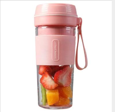 China Wholesale USB Juicer Mini Car Blender Plastic Body Easy Cleaning Blender Make Baby Food Portable Juicer for sale