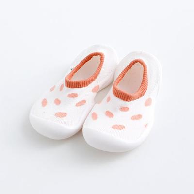 China Deodorization baby sock shoes leopard dot girl boy baby sock shoes with anti slip rubber soles for sale