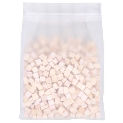 China Skin & Coat Health Manufacturer Wholesale Pet Treats Freeze Dried 80g Dogs Cats Snacks Good Dry Cube Chicken For Training for sale