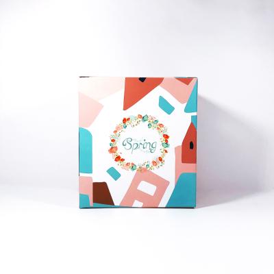 China Custom Cute Folding Recycled Cardboard Custom Printing Coated Paper Cake Boxes With Carry Handle for sale