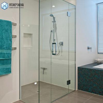 Cina Bagno 6mm Tempered Small Shower Screen Silver Pivot Shower Door per la personalizzazione in vendita