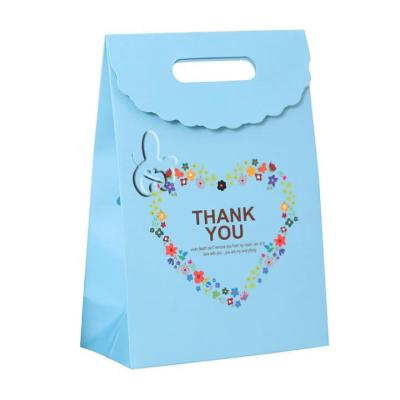 China Factory Wholesale Cute Wedding Gift Bag Handle Party Candy Bag Paper Shopping Bag Recyclable for sale