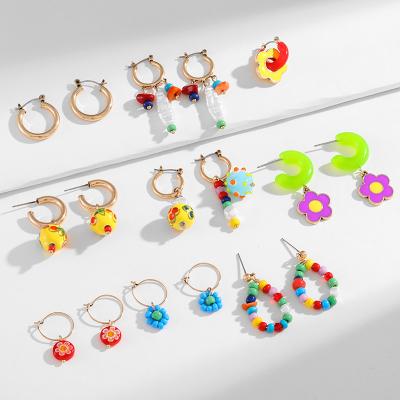 China 2022 Wholesale Women'S BOHEMIA Summer Seed Lead Free Nickel Free Custom Colorful Beads Enamel Flower Charms Pendants Huggie Earrings for sale