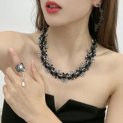 China FASHIONABLE Women Exaggerated Ring Set Luxury Jewelry Set Black Rhinestone Crystal Party Necklace Earring for sale