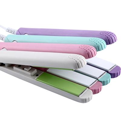 China Best Wholesale Portable Professional Passionate 20W PTC Heating Hair Straightener Tool With Clear Box for sale