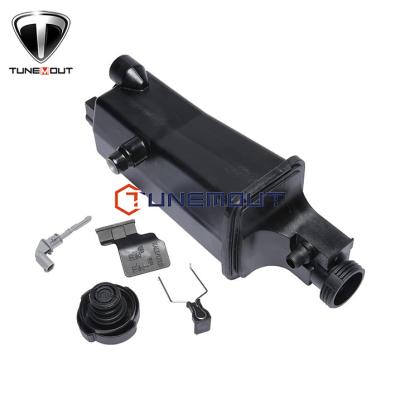 China 17117573781 17111436413 Radiator Coolant Overflow Expansion Tank With Level Sensor for sale