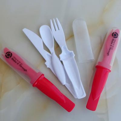 China Sustainable Camping Portable Plastic Cutlery Kit Fork Knife Spoon Case Travel Flatware Set With Socket for sale