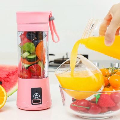 China Outdoor Portable Electric Juicer USB Rechargeable Handheld Smoothie Blender Fruit MixersMilkshake Maker Machine Food Grade Materials for sale