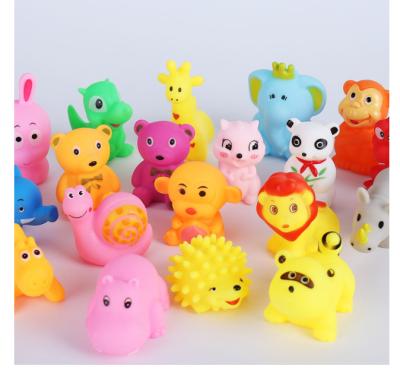 China BNPS Children Cartoon Bath Enamel Toy Baby Yellow Duck Playing In The Water Squeezing And Screaming Stall Animal Manufacturers Hot Selling for sale