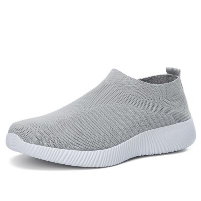 China The elderly shoes of the large size women's casual shoes lightweight non-slip, breathable and comfortable sockl shoes for sale