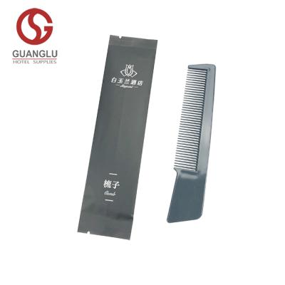 China Home Spa Airline Airbnb High Quality Disposable Plastic Hair Comb Removal Gray In Pouch for sale