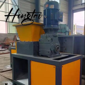 China Recycle Waste Plastic Shaft Shredding Scrap Tire Recycling Equipment Tire Shredder Machine for sale