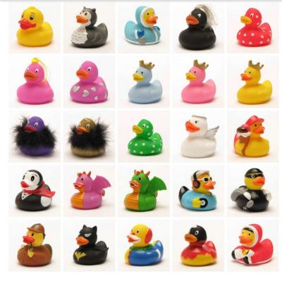 Chine Le métal de nouveauté a pesé le jouet bleu de flottement de Bath de la couleur de canards en caoutchouc/PVC à vendre