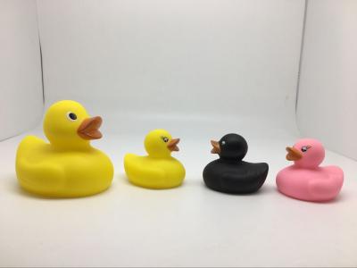 Chine Ensemble de serrage coloré mol de famille de canards en caoutchouc avec la sorte adaptée aux besoins du client de canard de forme à vendre