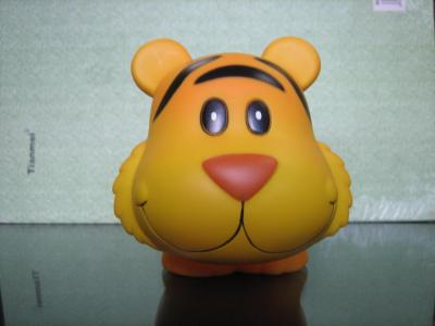 China Cute Plastic Tiger Money Kids Piggy Banks 13.5cm Length X 10cm Height X 10cm Width for sale