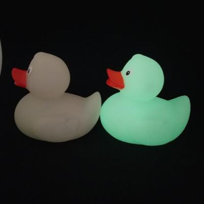 China Multicolor Green Glowing Rubber Duck , Light Up Bath Ducks Phthalate Free Vinyl 8cm Duck for sale