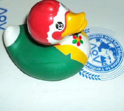 China EN71 Promotional Green Weighted Rubber Ducks Gift For Race / Bath Time for sale