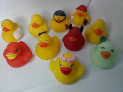 China Bath Floating Mini Rubber Ducks Harmless Holiday Design For Children Gifts for sale