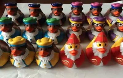 China Indoor Christmas Decorations Weighted Rubber Ducks Bath Toy 5cm Length for sale