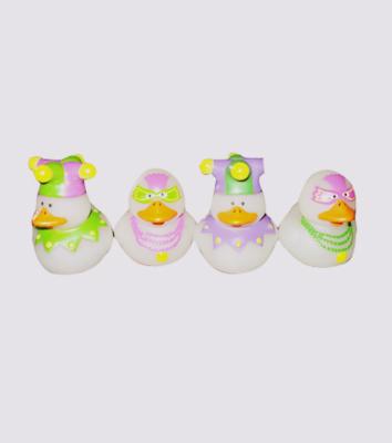 China Verzierter Gummi duckt Eco freundliches PVC, Sport - themenorientierte Gummienten-quietschendes Spielzeug  zu verkaufen