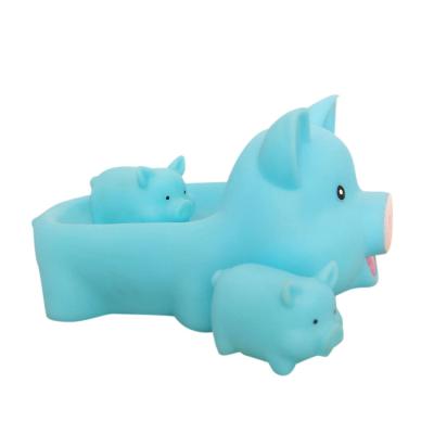 Chine Jouet réglé des enfants de flottement faits sur commande de Bath de jouets de porc mignon bleu qui respecte l'environnement de Bath à vendre