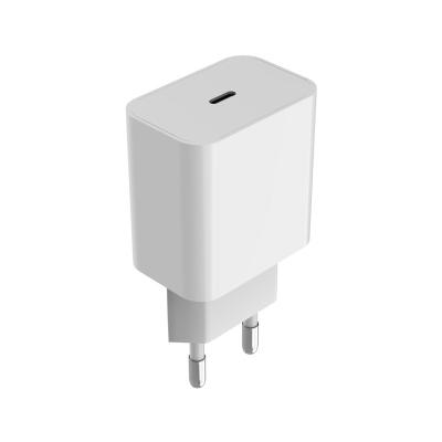 China UniversalÂ   20W PD Type C Phone Charger Fast Charging Single Port For iPhone Charger Travel Adapter Power Bank for sale