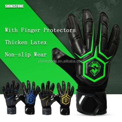 China Soccer / Soccer Training Customized High Quality Goalkeeper Gloves Soccer Gloves With Finger Protectors for sale