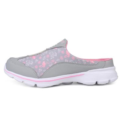 China Lightweight Non-slip Outdoor Slippers for Lady Light Soft Sole Elderly Grandma Indoor Shoes for sale