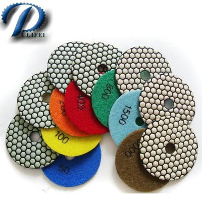 中国 Resin Dry Diamond Polishing Pad Dry Grinding Granite Marble Quartz Concrete on Hand Grinder 販売のため