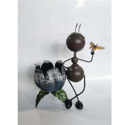 China New Hot Sale Durable Metal Design Galvanized Art Ant Garden Decor With Pots Wholesale for sale