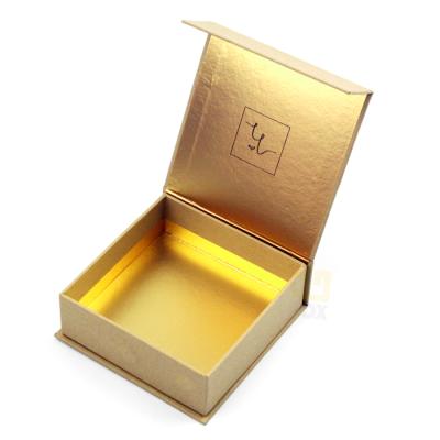 China Recycled Materials Large Custom Luxury Magnetic Kraft Box Clothes Gold Hotstamp Logo Gift Boxes for sale