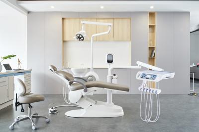 China Disinfection dental chair with three stage water filtration and air disinfection dental unit equipment with autoclave en venta