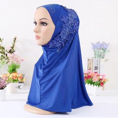 China 2021 Fashions Muslim Cotton Pearl Lace Decoration Muslim Hijab Scarf For Women for sale