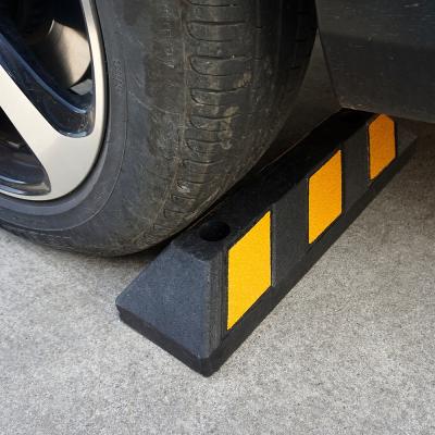 China 550X150X100Mm Custom Durable Car Rubber Stopper Road Safety Parking Lot Bumper Wheel Plastic Cap for sale