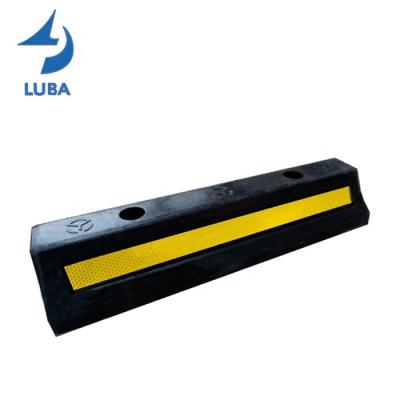 China Durable 500X150X100Mm Heavy Duty Rubber Parking Restriction Wheel Stopper for sale